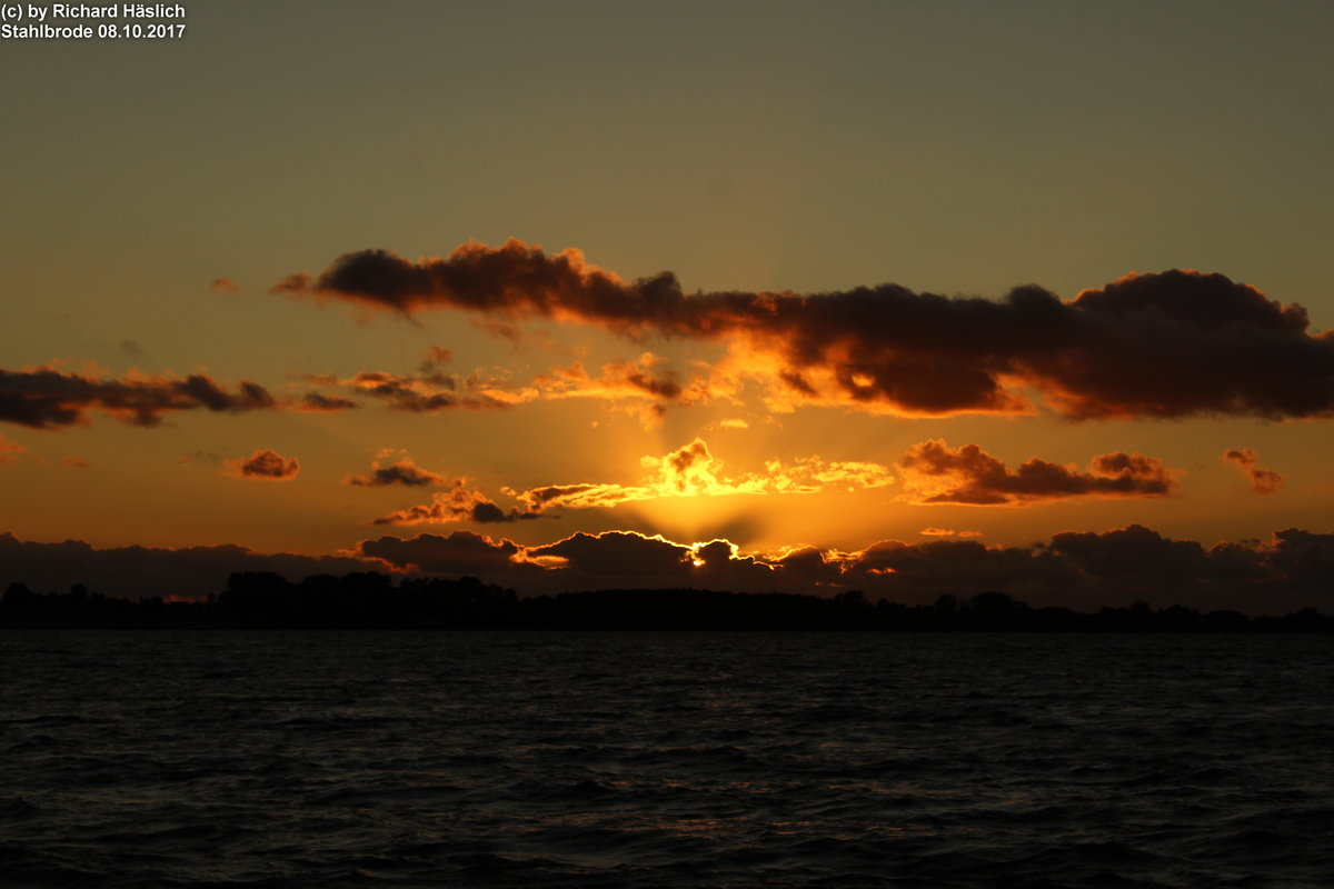 Der Sonnenuntergang im Herbst 2017 über der Ostsee.