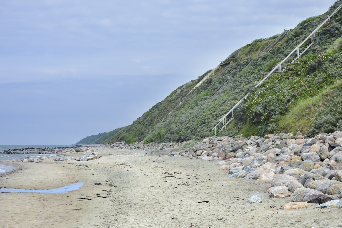 Der Strand des Badeortes Tisvildeleje in Nordseeland. Aufnahme: 21. Juni 2023.