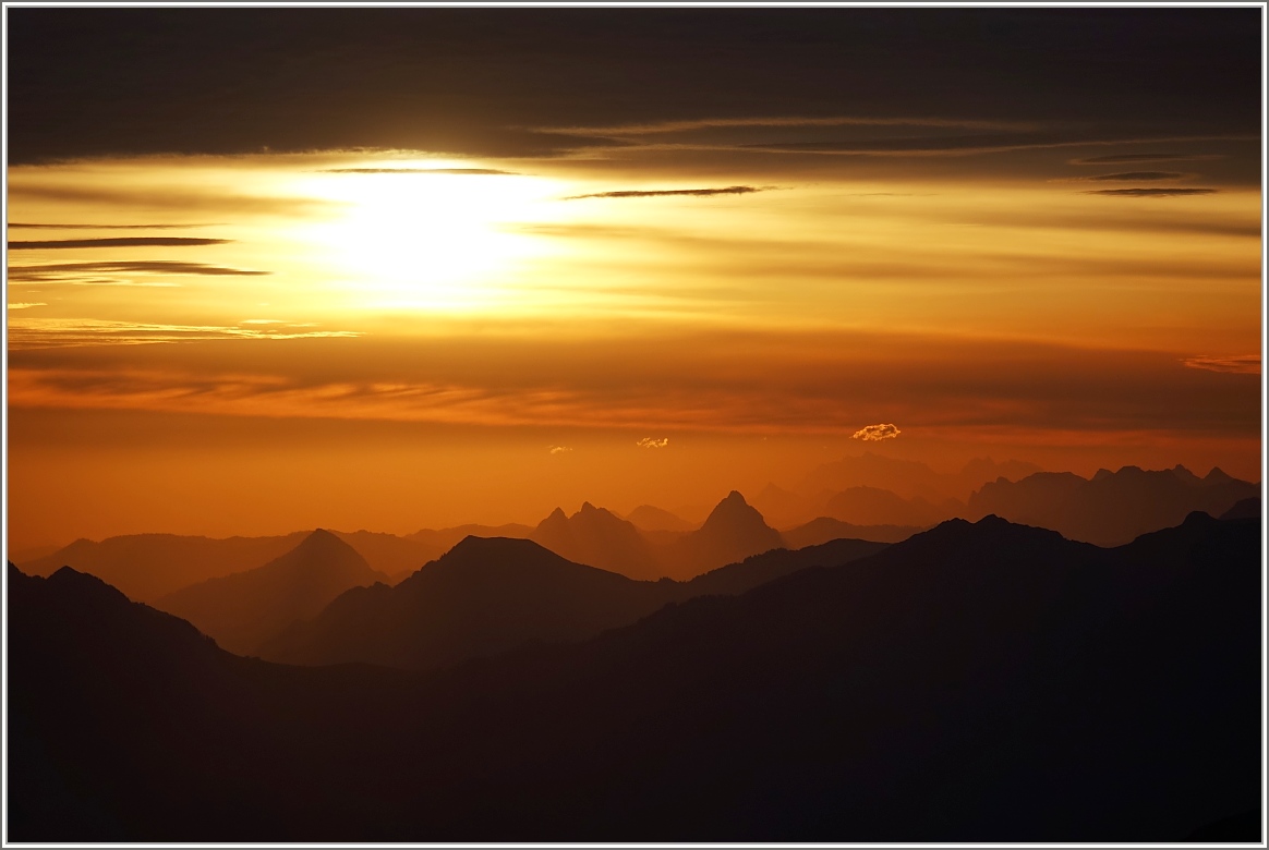 Der Tag geht zu Ende: Abendstimmung am Brienzer Rothorn
(07.07.2016)

