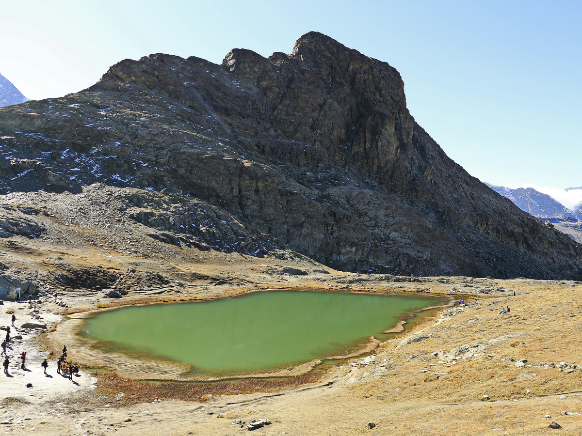 Der teilweise am 14. Oktober 2019 zugefrorene Riffelsee.