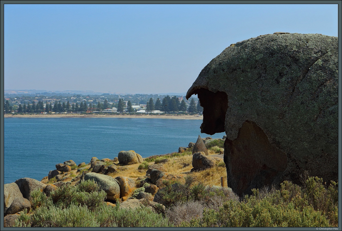 Der Umbrella Rock auf Granite Island, einer kleinen Insel bei Victor Harbor, South Australia. (08.01.2020)