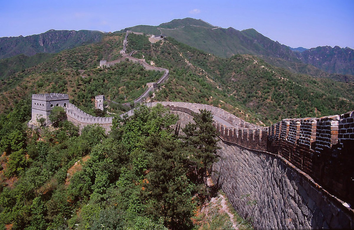 Die chinesische Mauer bei Badaling nördlich von Peking. Aufnahme: Mai 1989 (Bild vom Dia).