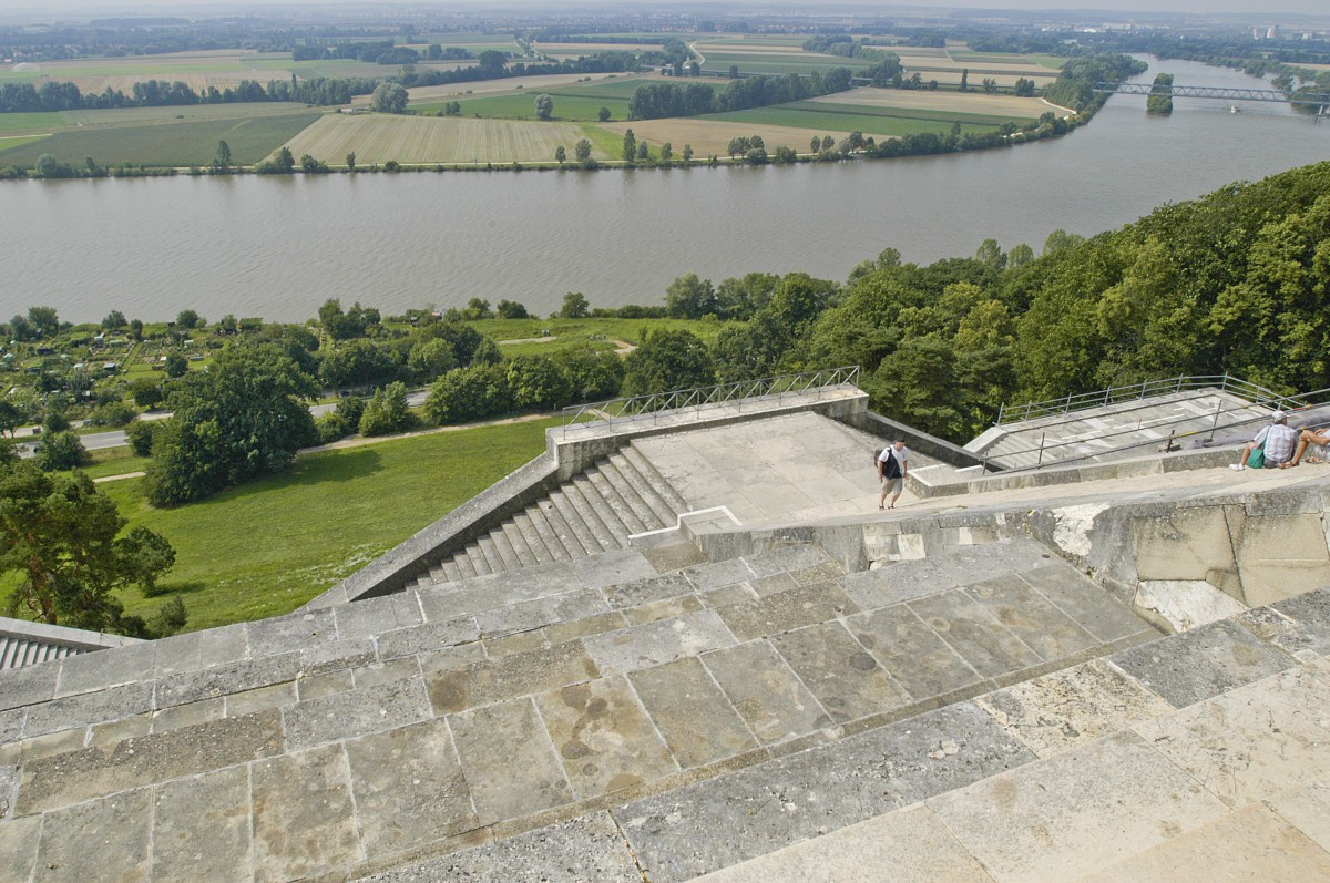 Die Donau von der Gedenkstätte Walhalla aus gesehen. Aufnahme: Juli 2008.