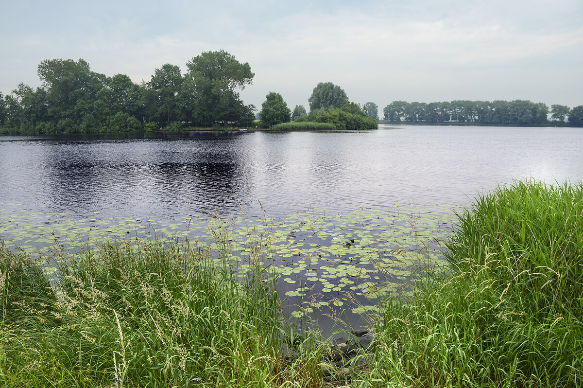 Die Eider südlich von Süderstapel. Von 811 bis 1864 markierte der Fluss mit zwei kurzen Unterbrechungen die Südgrenze Dänemarks. Aufnahme: 29. Mai 2021.