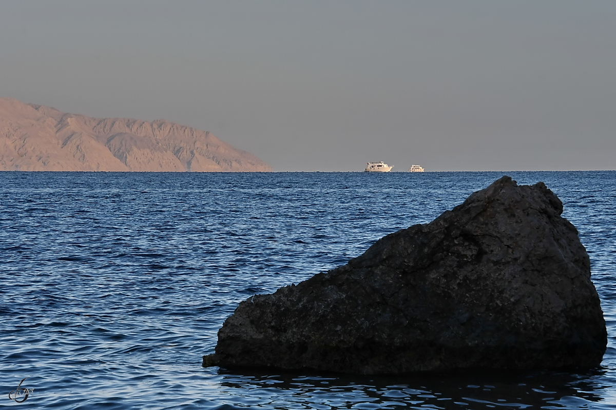 Die felsige Küste am Roten Meer. (Scharm El-Scheich, Dezember 2018)