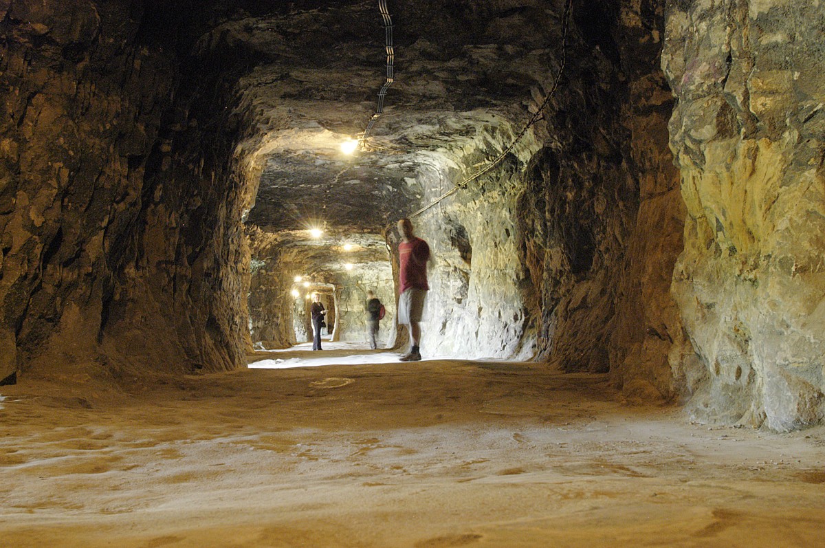 Die Kasematten der Stadt Luxemburg sind in den Felsen gehauene Höhlen und Gänge, die ab dem 17. Jahrhundert zu Verteidigungszwecken angelegt wurden und ursprünglich ein Teil der Festungsanlage der Stadt Luxemburg waren. Aufnahme: August 2007.