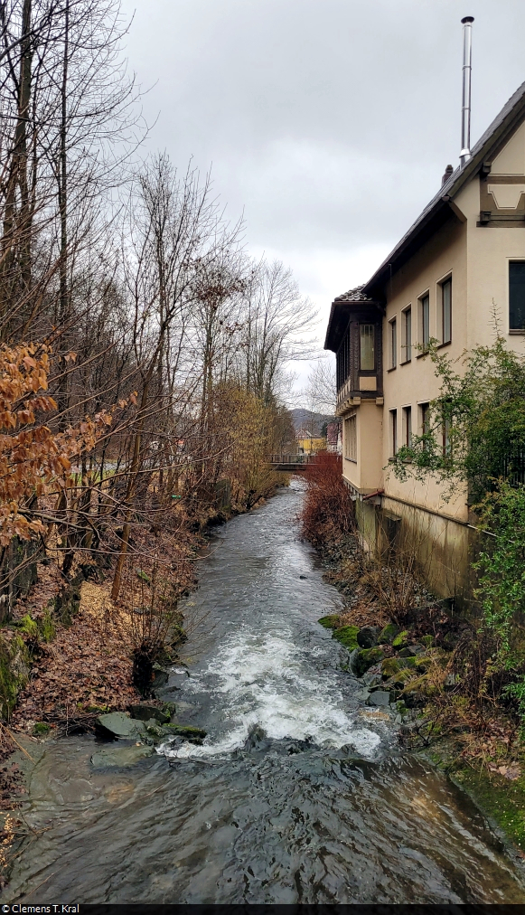 Die Lutter fließt in Bad Lauterberg in die Oder und nur 2,2 Kilometer lang. Das Bild zeigt den Zufluss an der gleichnamigen Lutterstraße auf Höhe Am Heibeek.

🕓 18.2.2023 | 13:08 Uhr