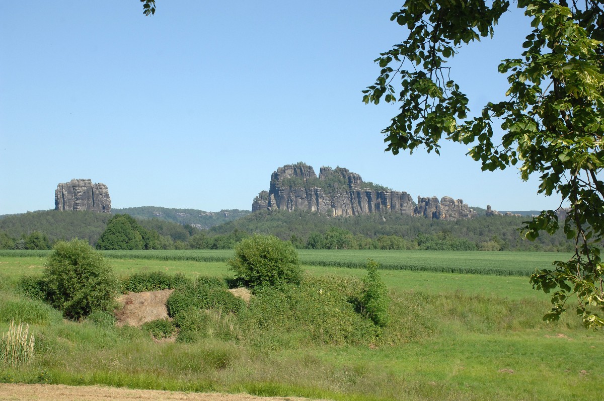 Die Sächsische Schweiz bei Bad Schandau.

Aufnahmedatum: 7. Juni 2014.