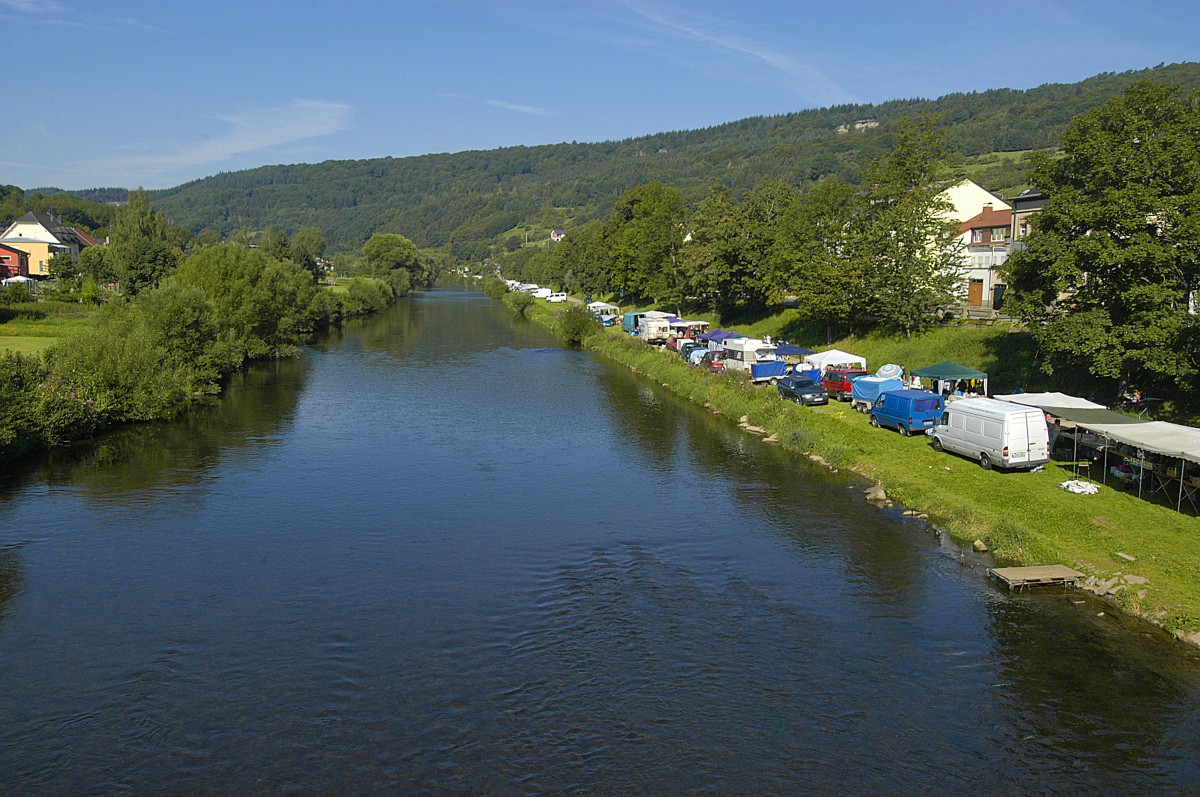 Die Sauer bei Bollendorf an der deutsch-luxemburgischen Grenze (Eifelkreis Bitburg-Prüm in Rheinland-Pfalz). Aufnahme: 2007.