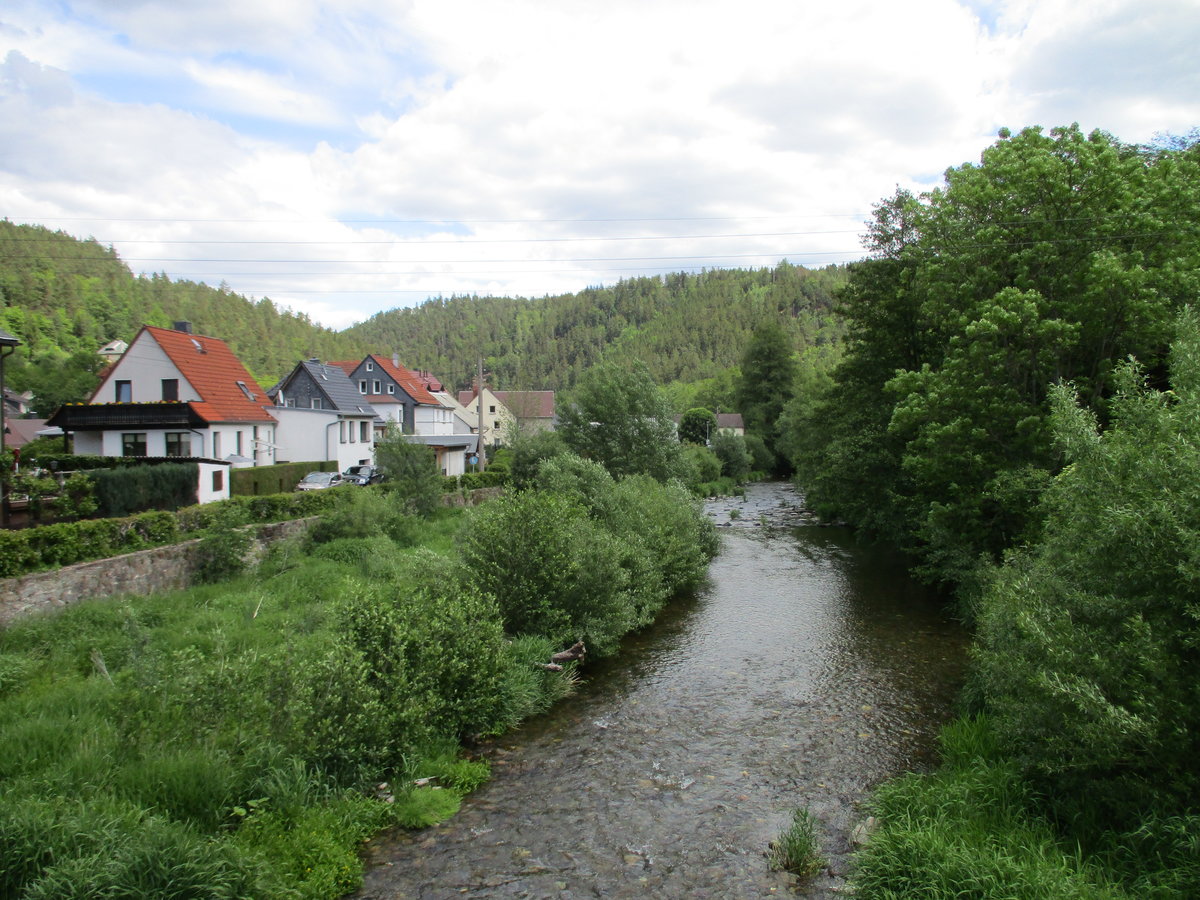 Die Schwarza im Schwarzatal,am 30.Mai 2020,in Sitzendorf.