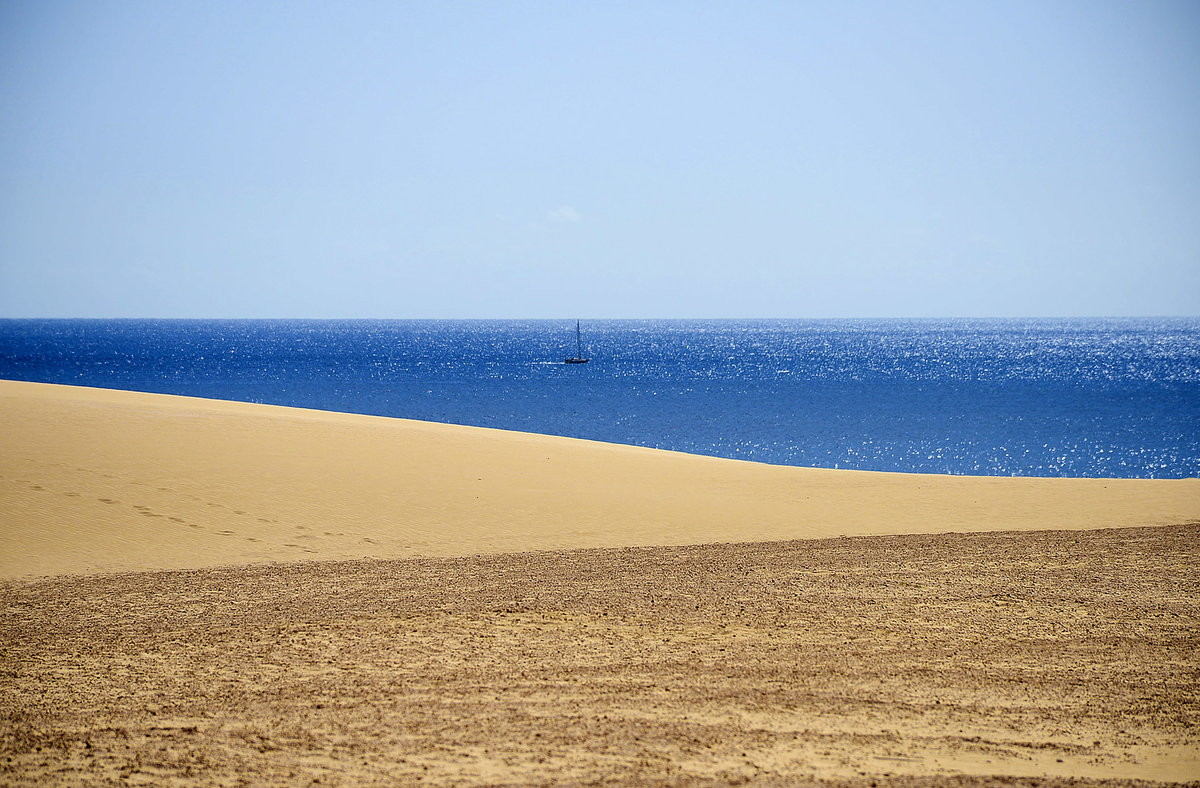 Die Wanderdünen an der Nordostküste von Fuerteventura in Spanien. Aufnahme: 18. Oktober 2017.