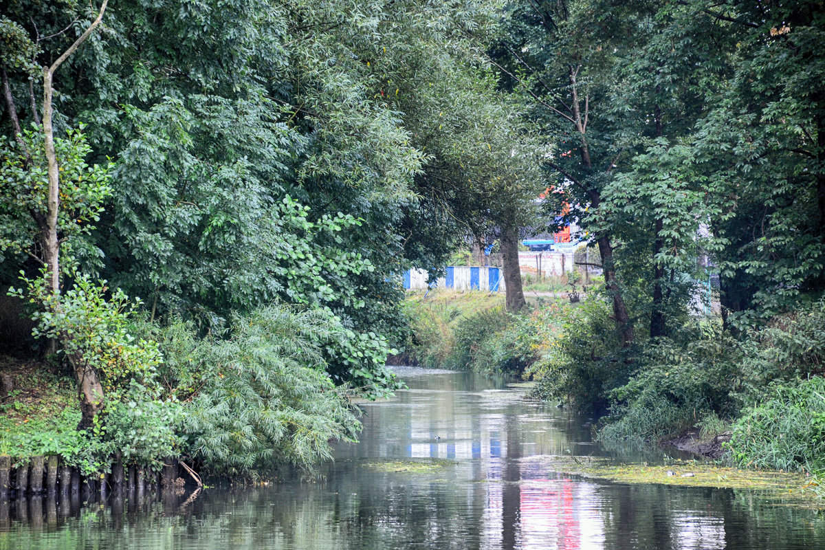 Die Wieprza (deutsch Wipper) in Darłowo (Rügenwalde) in Hinterpommern. Aufnahme: 22. August 2020.