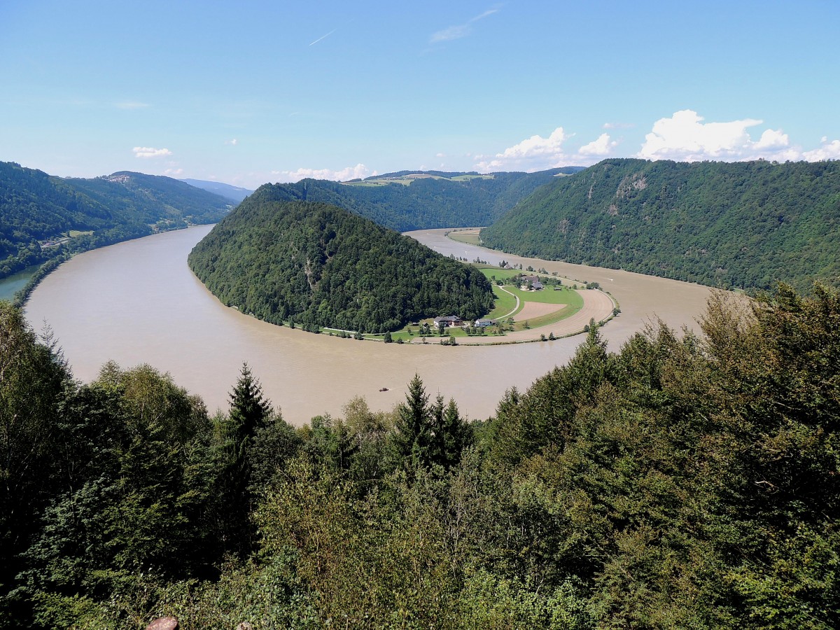 Donauschlinge bei Schlögen; bzw. seit 2008 das „Naturwunder Oberösterreichs“, und galt früher als eine der gefährlichsten Stellen des Donaulaufes für die Schifffahrt, Heutzutage ein Tourismusmagnet für In-, u. ausländische Besucher; 140802