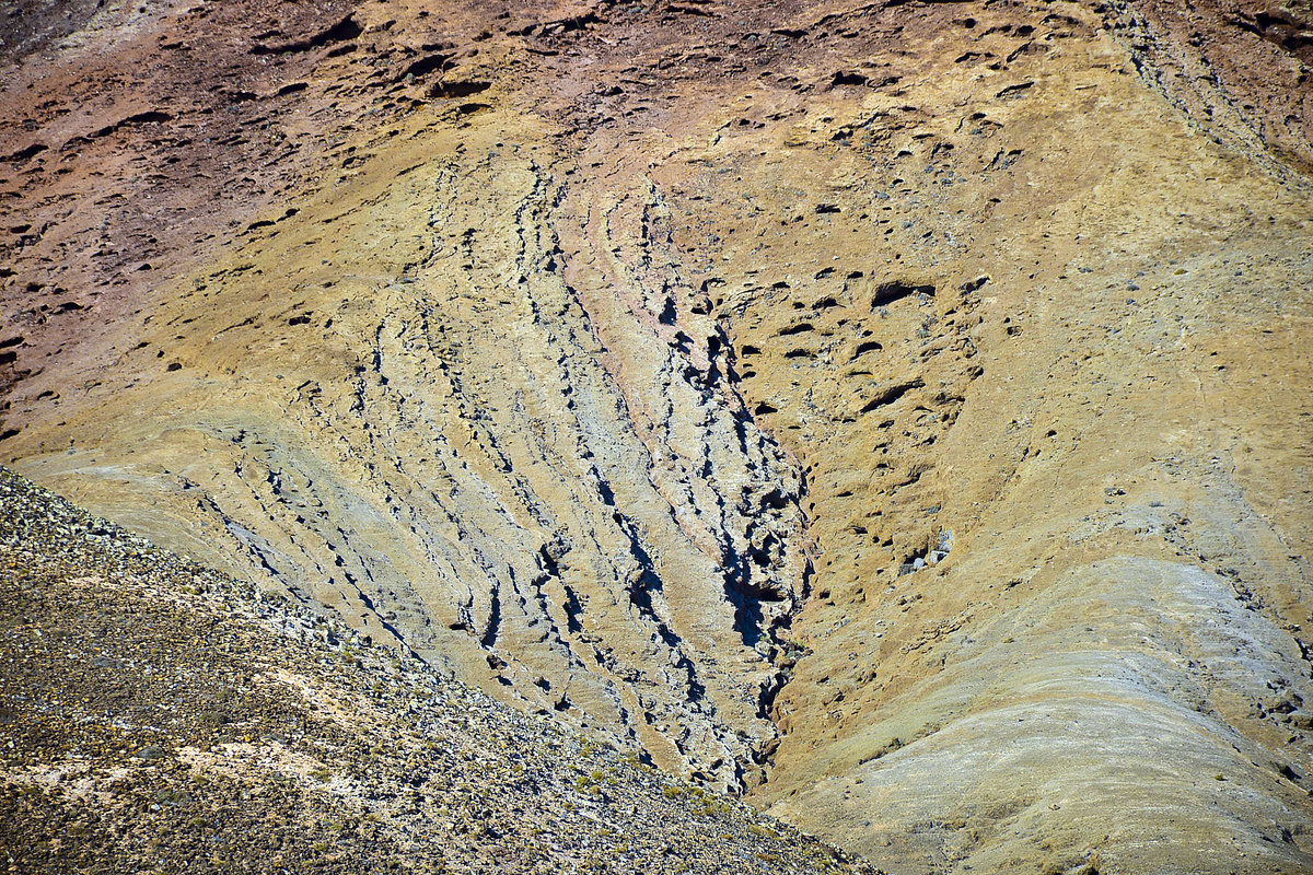 Ein Ausschnitt vom 300 Meter hohen Vulkan Montana Roja im nördlichen Teil von der Insel Fuerteventura in Spanien. Aufnahme: 18. Oktober 2017.