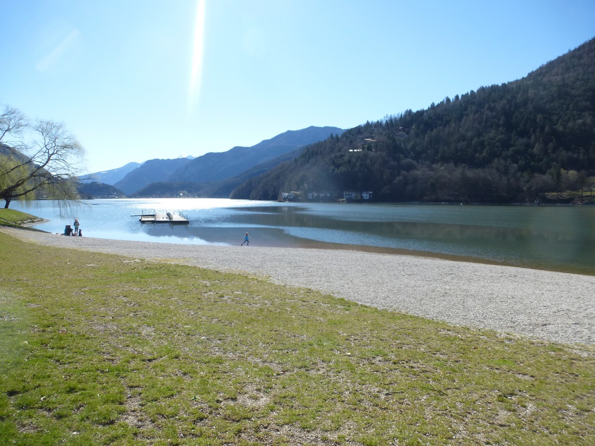 Ein Blick zum Lago di Ledro, aufgenommen am 01.04.2015.