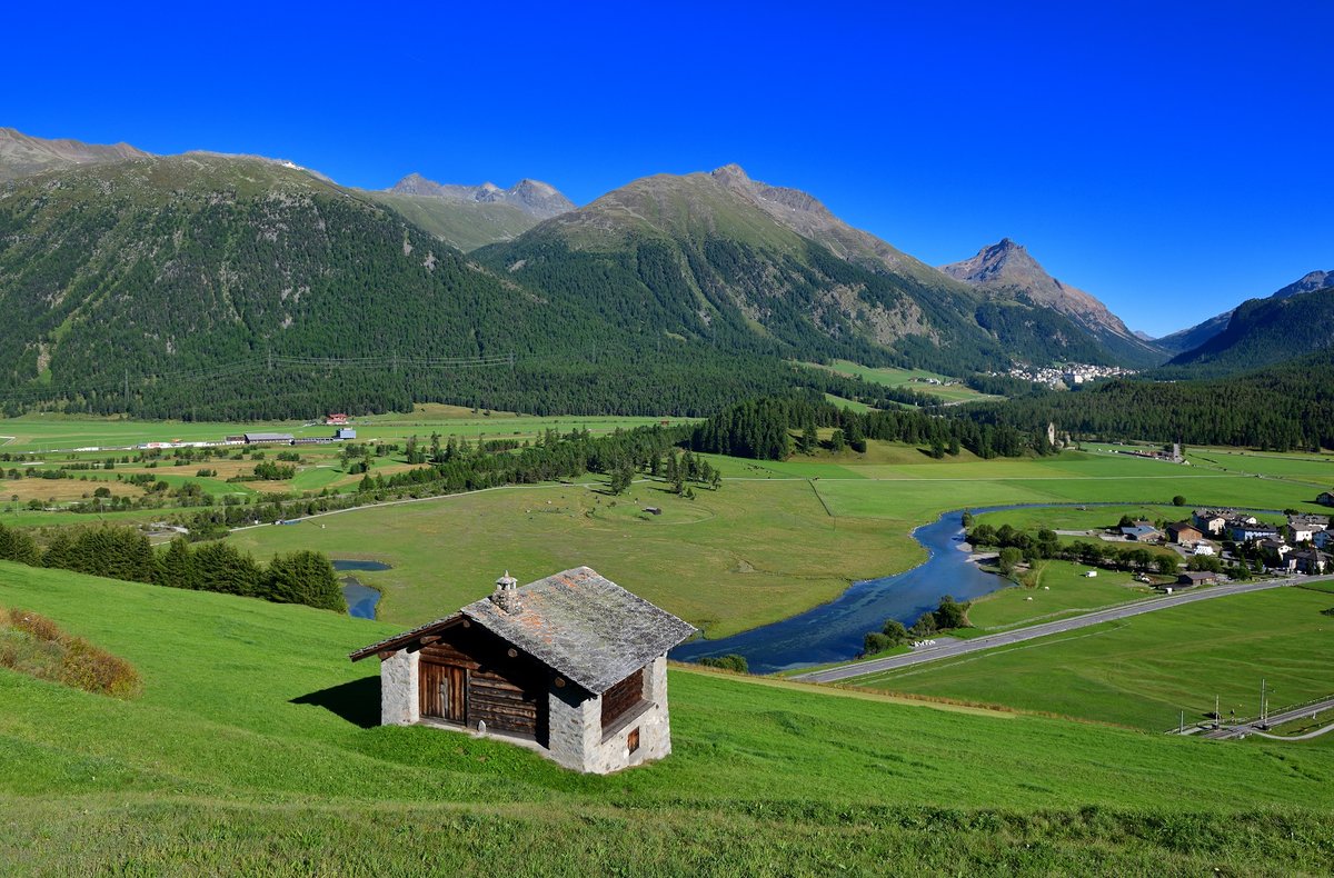 Ein klarer Sommertag im Engadin - Blick Richtung Pontresina bzw Bernina am 03.09.2019.