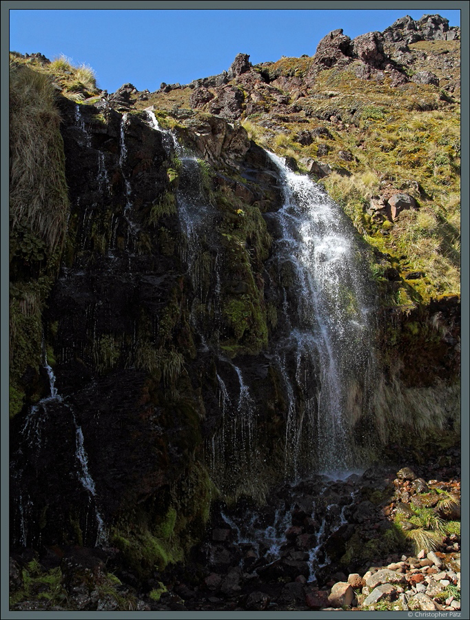 Ein kleiner Wasserfall im Tongariro-Nationalpark. (18.10.2016)