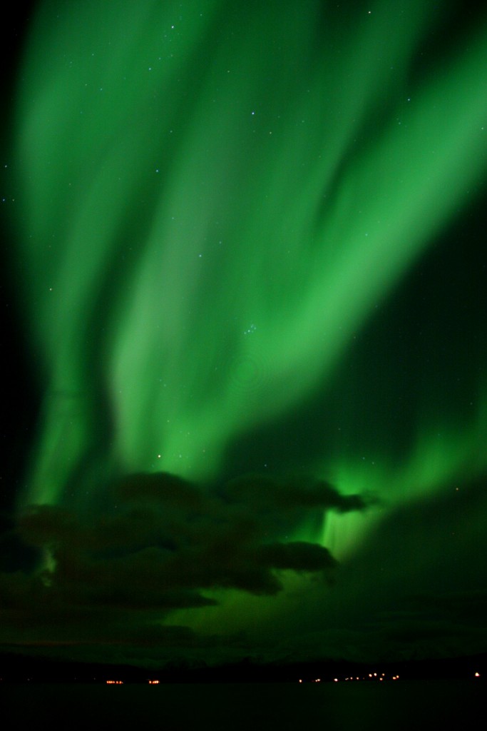 Ein Polarlicht über dem Rystraumen, 69°33'nB ; 18°43'oL am 10.11.2015