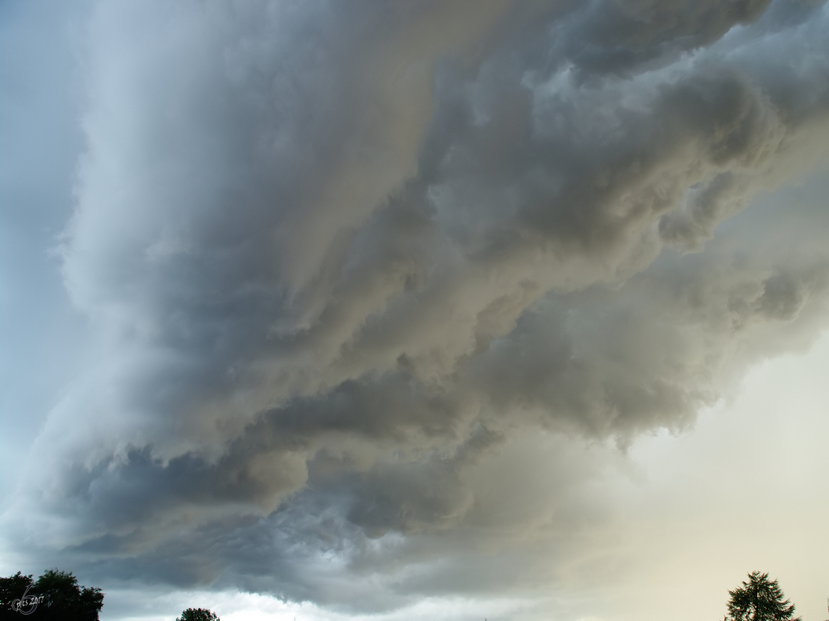 Ein Unwetter zieht auf. (Bochum, Juli 2009)