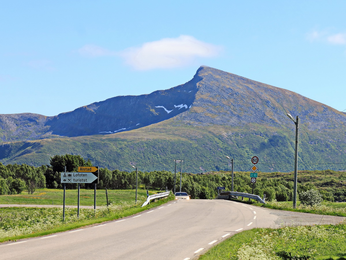 Ein Zwischenziel auf den Lofoten am 26. Juni 2016, die Touristin Information.