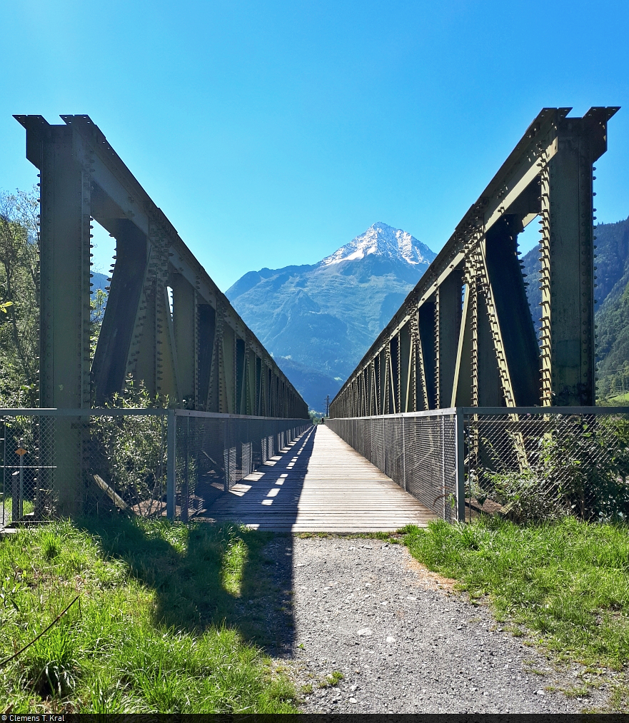 Eine Brücke über die Reuss am Rande von Erstfeld (CH) führt in Richtung des Bristen. Der Berg ist 3073 Meter hoch und gilt als das Wahrzeichen des Kanton Uri.

🕓 5.8.2020 | 11:20 Uhr