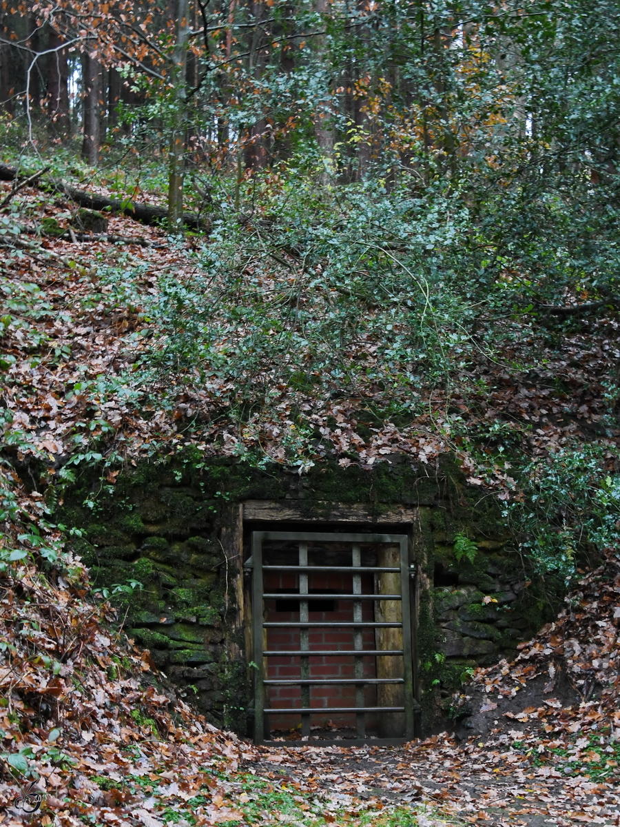 Entlang des Bergbauwanderweges Muttental bei Witten kann man den Westlichen Tagetrieb Frielinghaus entdecken. (Dezember 2018)