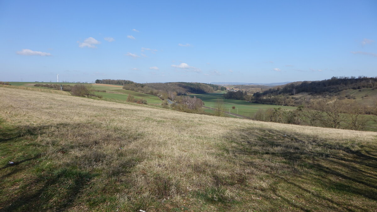 Felder und Wiesen bei Niederbrechen, Landkreis Limburg-Weilburg (19.03.2022)