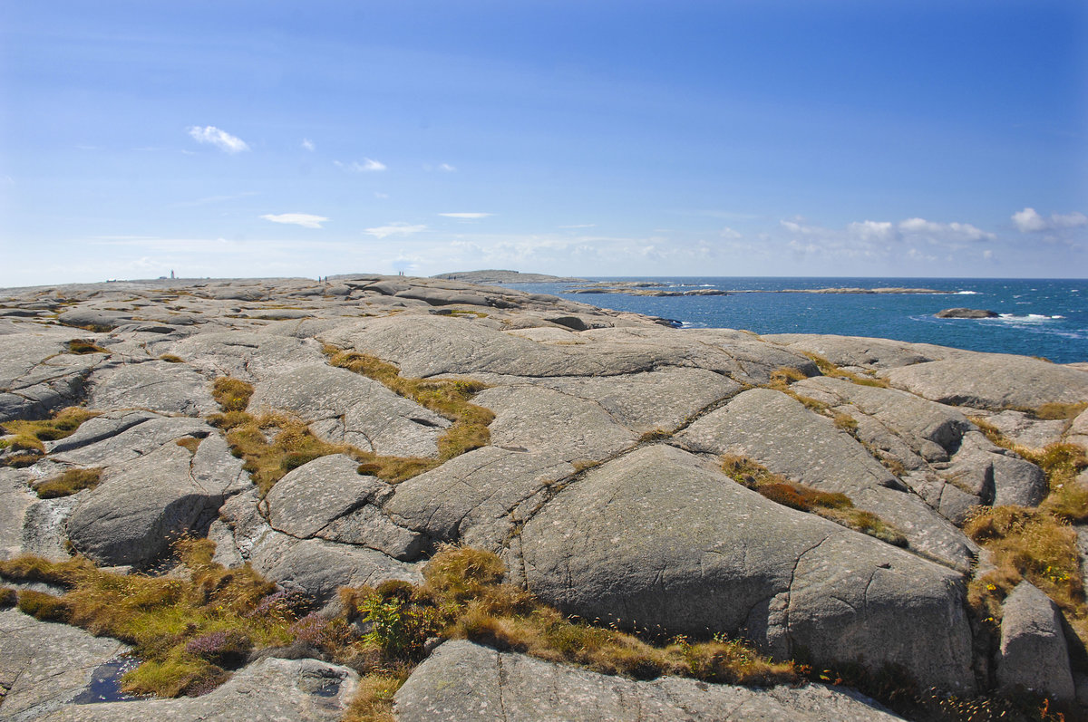 Felsenlandschaft auf der Insel Hållö om Bohusläner Schärenhof nördlich von Göteborg. Aufnahme: 2. August 2017.