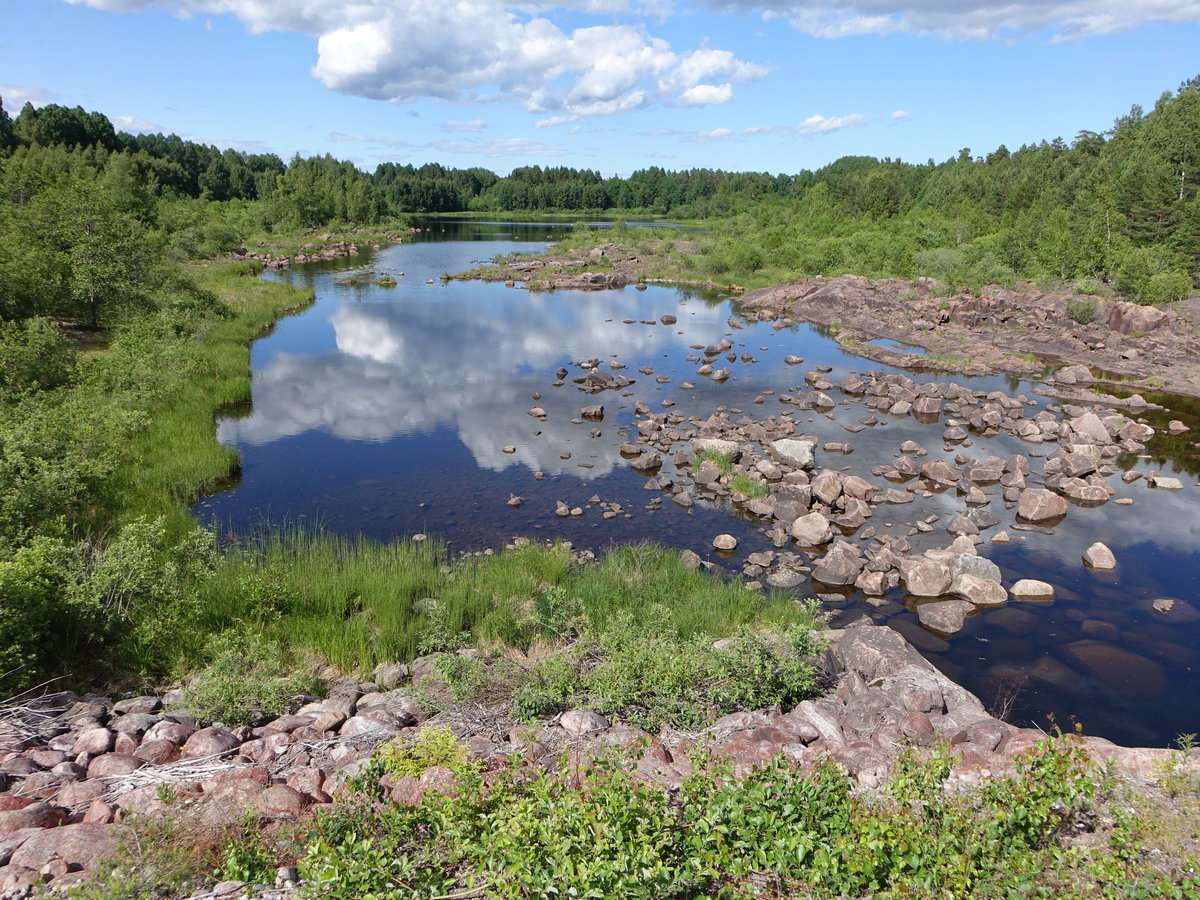 Fluss bei Söderfors, Landskapet Uppland (22.06.2017)