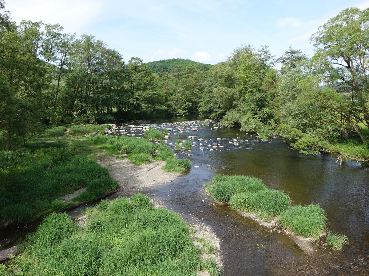 Fluss Lahn bei Kernbach, Landkreis Marburg-Biedenkopf (17.05.2022)