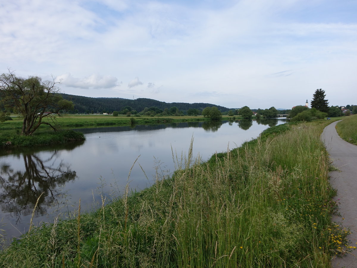  Fluss  Regen  bei Kirchenrohrbach im Lkw Cham 05 06 2022 