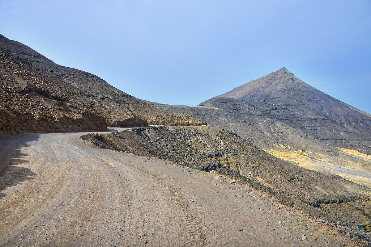 Fuerteventura, Spanien: Blick auf Montana Aguda von der Straße Morro Jable-Cofete. Aufnahme: 17. Oktober 2017.