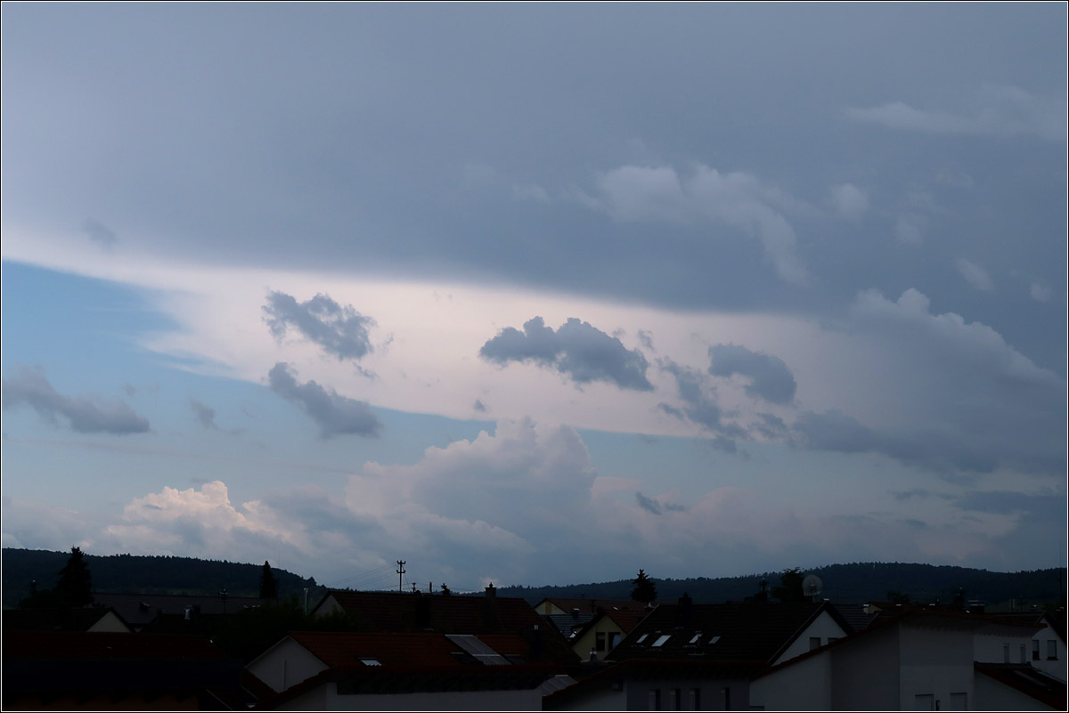 Gewitterstimmung - 

... über Rommelshausen am Nachmittag des 26.07.2021 (M)