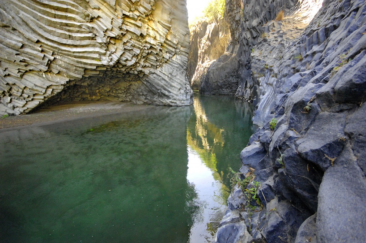 Gole dell’Alcantara östlich von Francavilla di Sicilia. Aufnahmedatum: 25. Juni 2013.