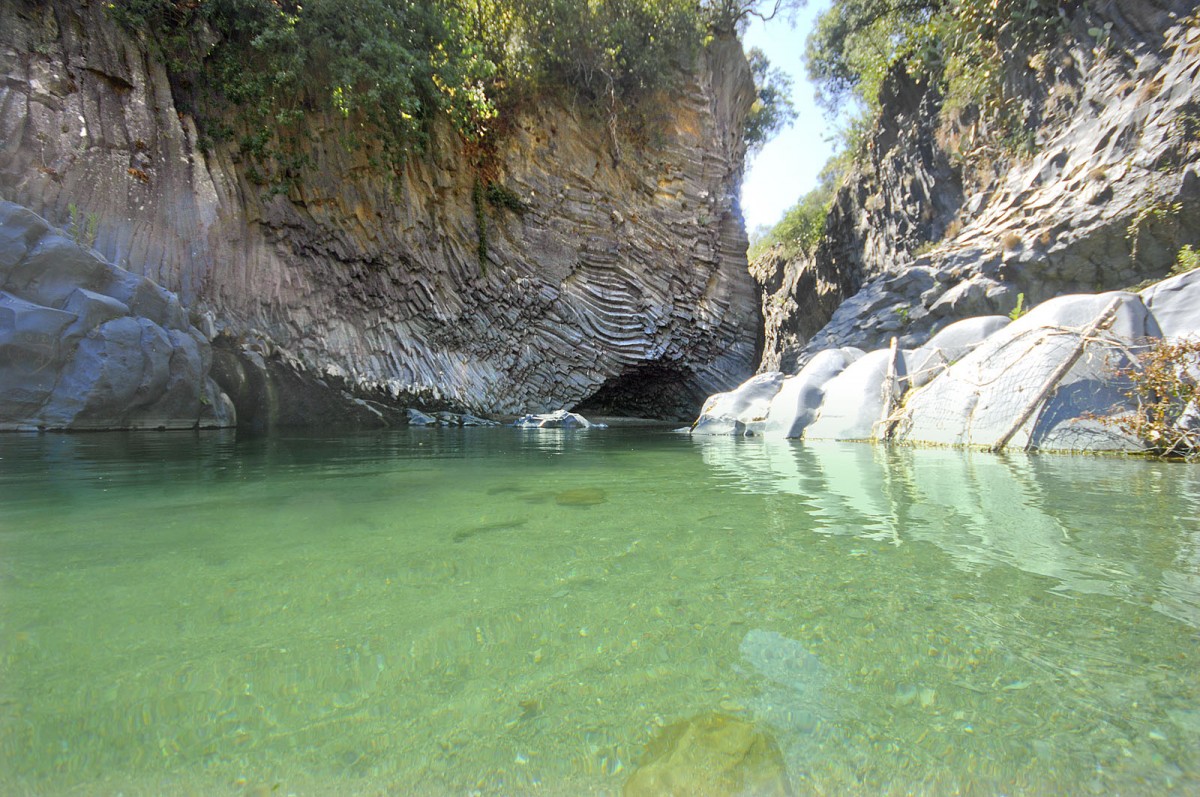 Gole dell’Alcantara östlich von Francavilla di Sicilia. Aufnahmedatum: 25. Juni 2013.