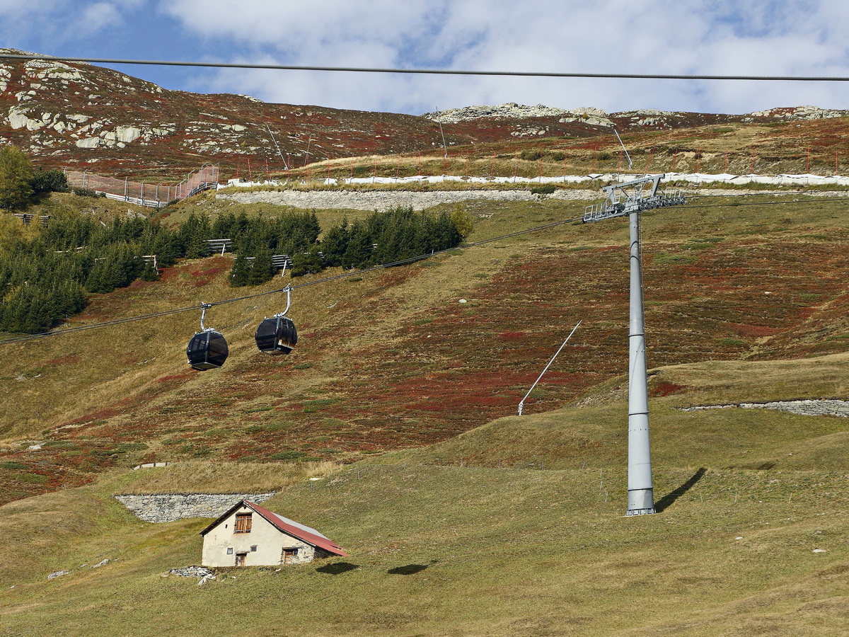 Gondelbahn am Bahnhof Andermatt am 13. Oktober 2019.