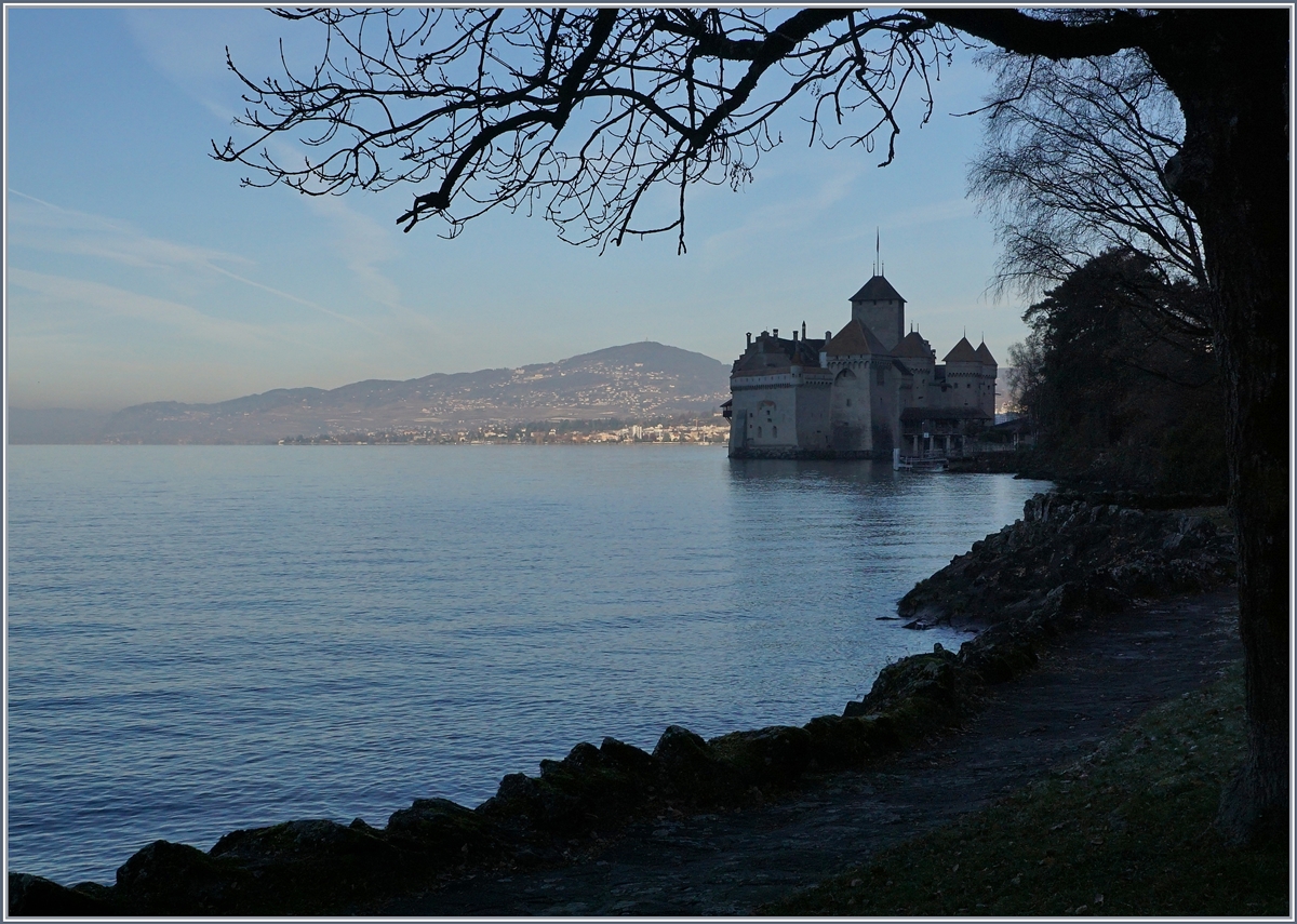  Gutes Fotolicht  wünscht man sich oft - doch was ist  Gutes Fotolicht ? Motiv im Schatten und die Umgebung in der Sonne wohl eher nicht. Trotzdem versucht ich mein Glück beim Château de Chillon.
6. Dez. 2016