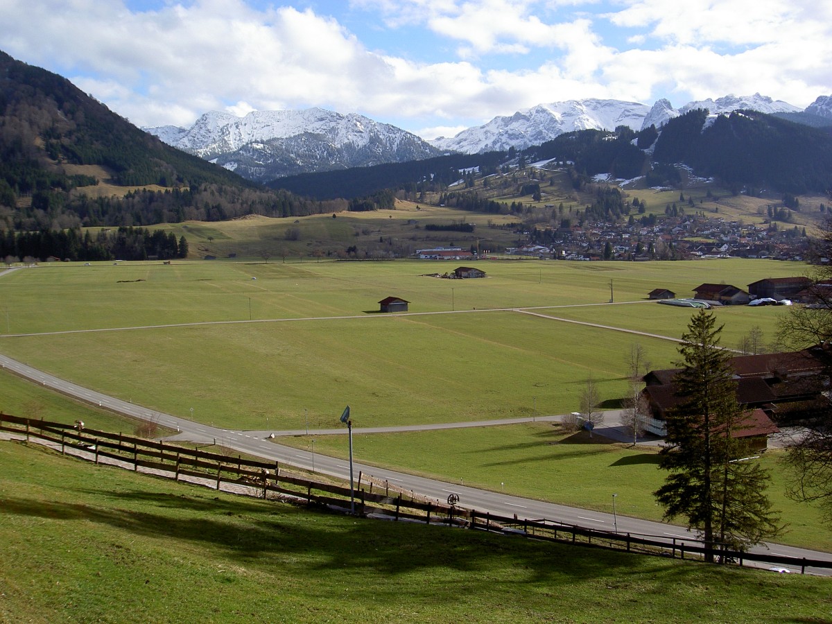 Halblechtal, Ausblick vom Ort Berghof auf Buching (20.02.2014)