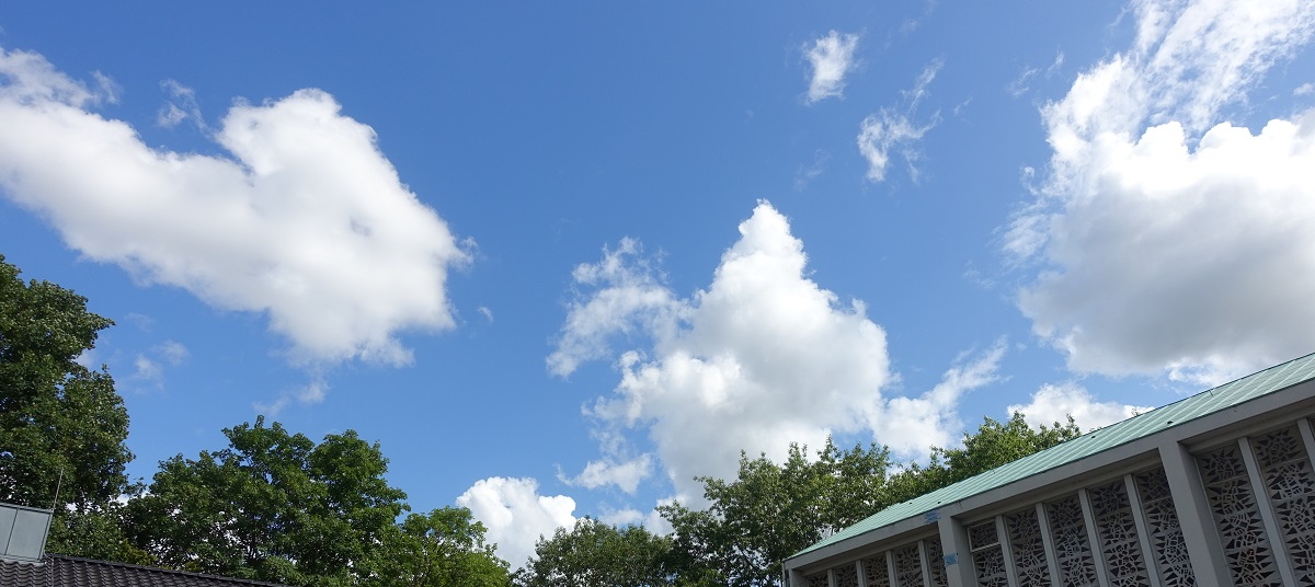 Hamburg am 20.7.2023: Wolken über dem Stadtteil Billstedt /