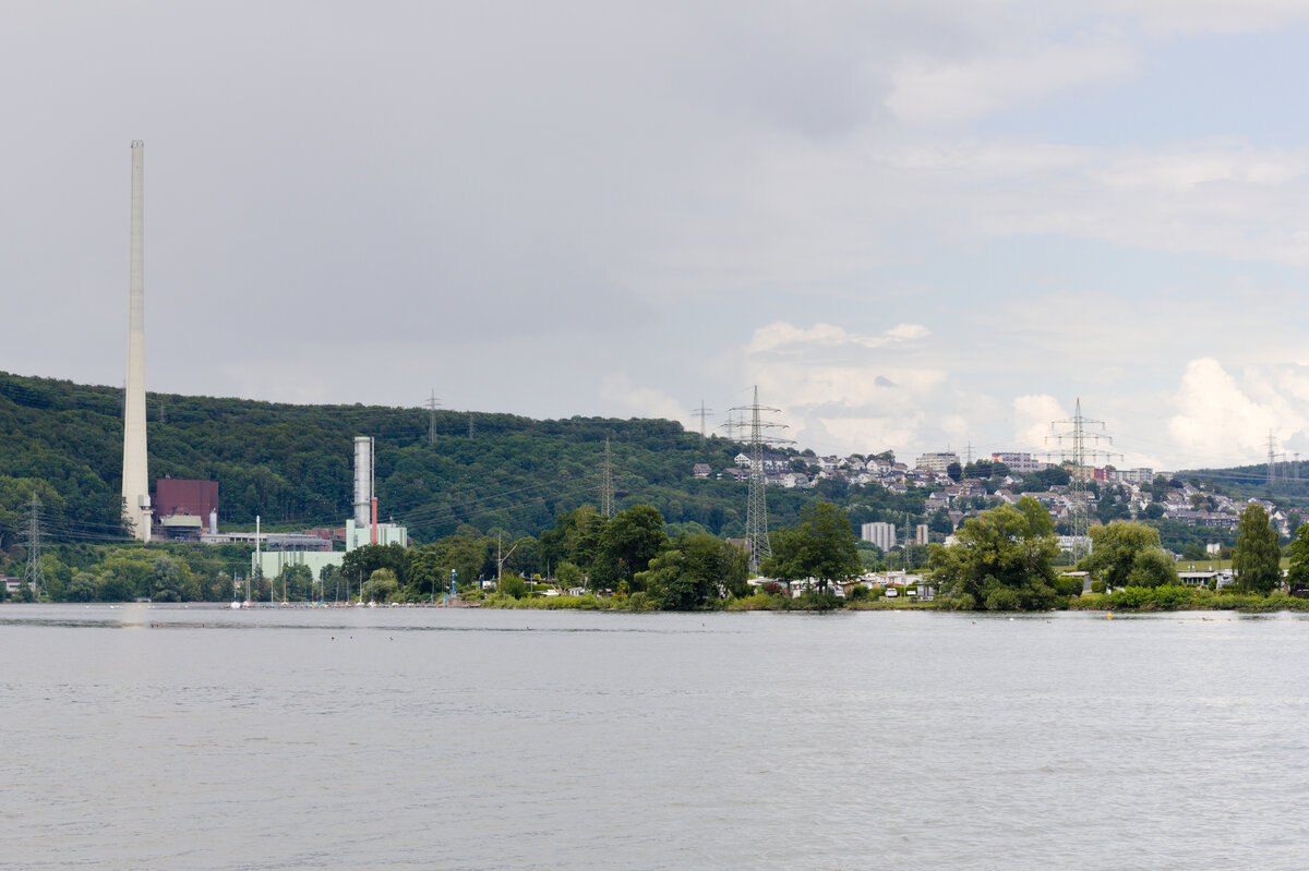 Harkortsee bei Herdecke mit Gas- und Dampfkraftwerk am 25.07.2021. 