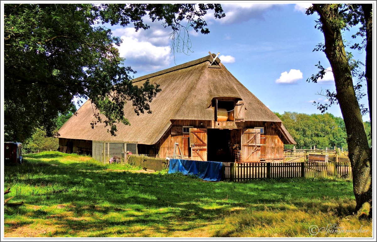 Heidschnucken-Stall am Ortsrand von Wilsede 2014