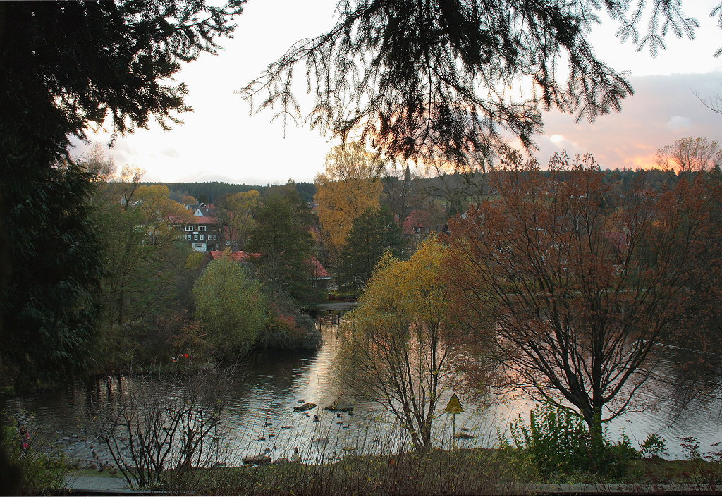 Herbstabendstimmung im Kurpark Braunlage; Aufnahme vom 30.10.2013...