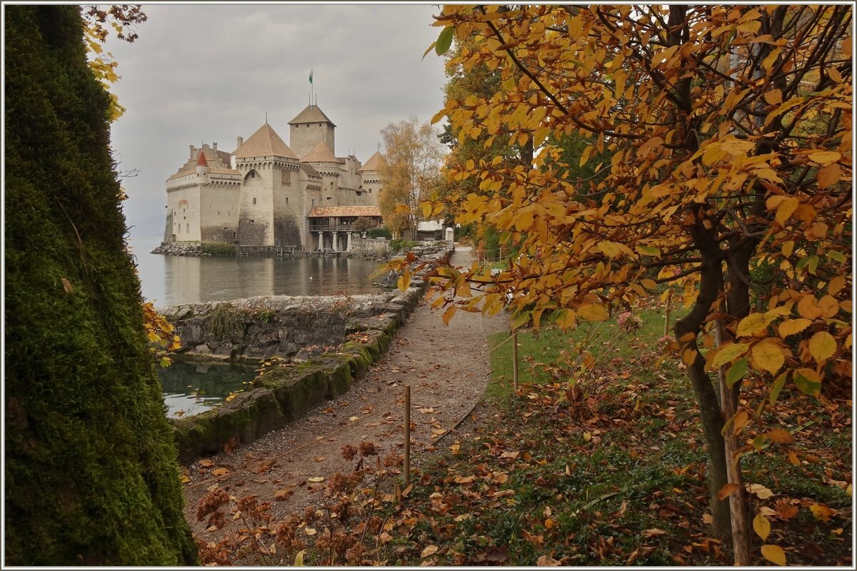 Herbstzeit am Château de Chillon Anfang November 2020.
( 03.11.2020)
