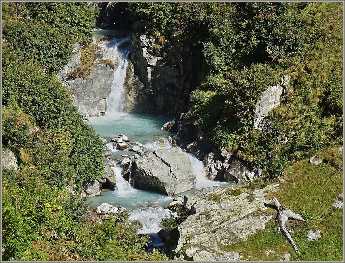 Hier fliesst die Rhône als lauschiger Bergbach, und durchquert das Wallis als grosser Fluss 
(30.09.2021)
 