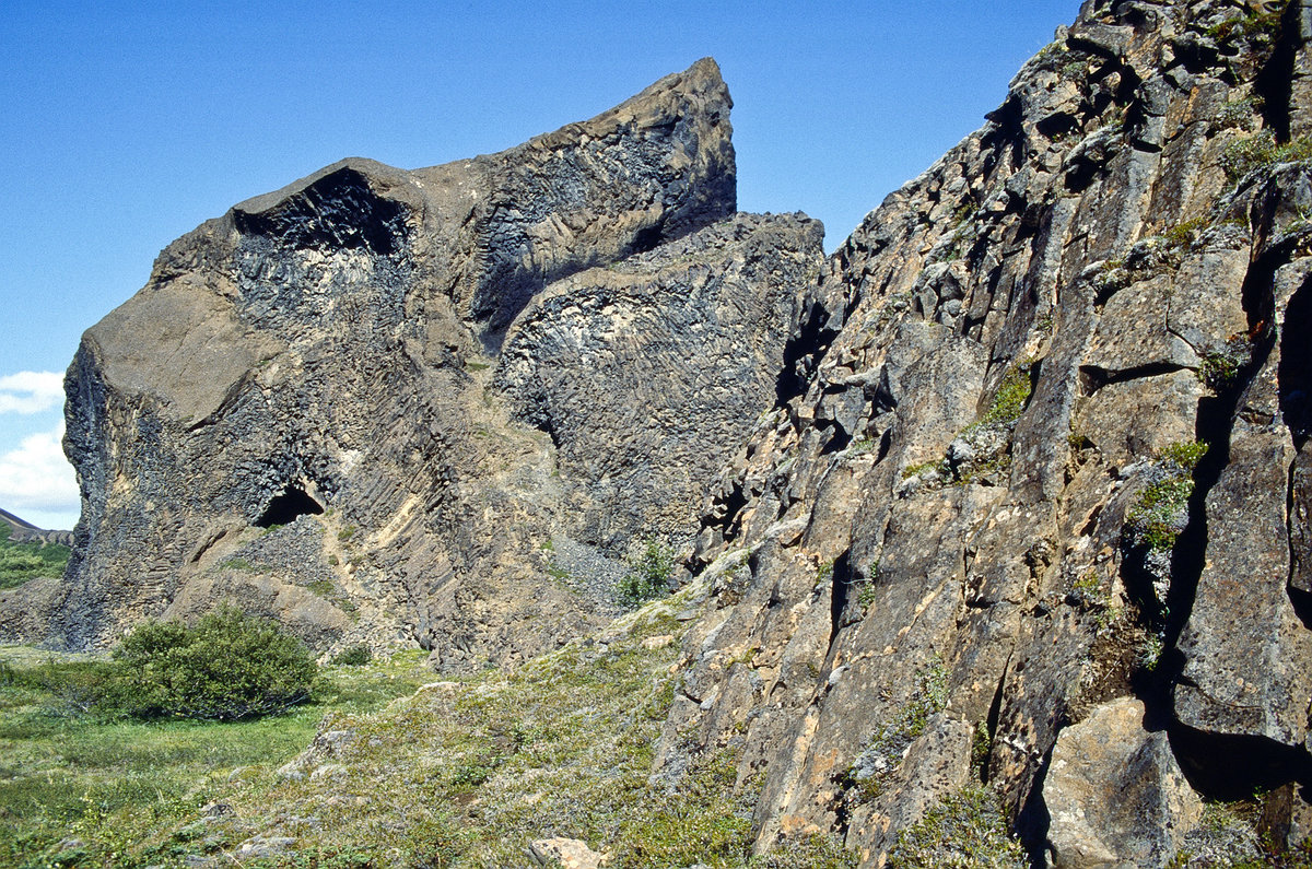 Hljóðaklettar an der Jökulsá á Fjöllum östlich von Húsavík in Island. Bild vom Dia. Aufnahme: August 1995.