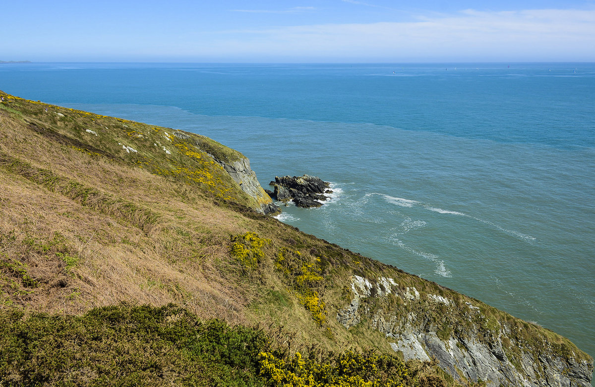 Howth Klippenrundwanderweg -Auf dieser Rundtour erwarten Sie großartige Kontraste – vom stürmisch tosenden Meer bis hin zu friedlichen Wiesen im Landesinneren. Die Route ist außergewöhnlich vielseitig.
Aufnahme: 12. Mai 2018.