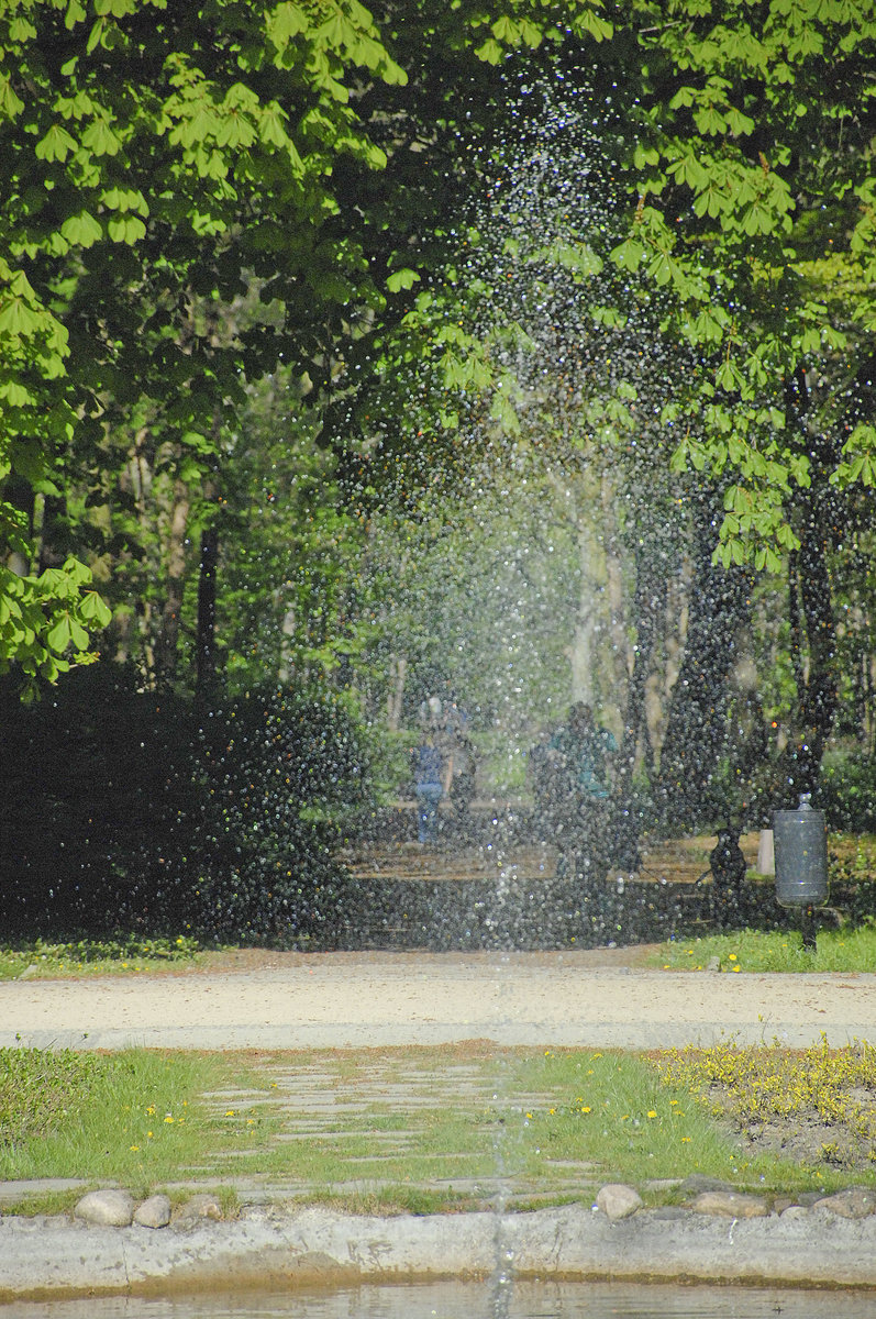 Im Kurpark von Świnoujście (Swinemünde). Aufnahme: 7. Mai 2016.