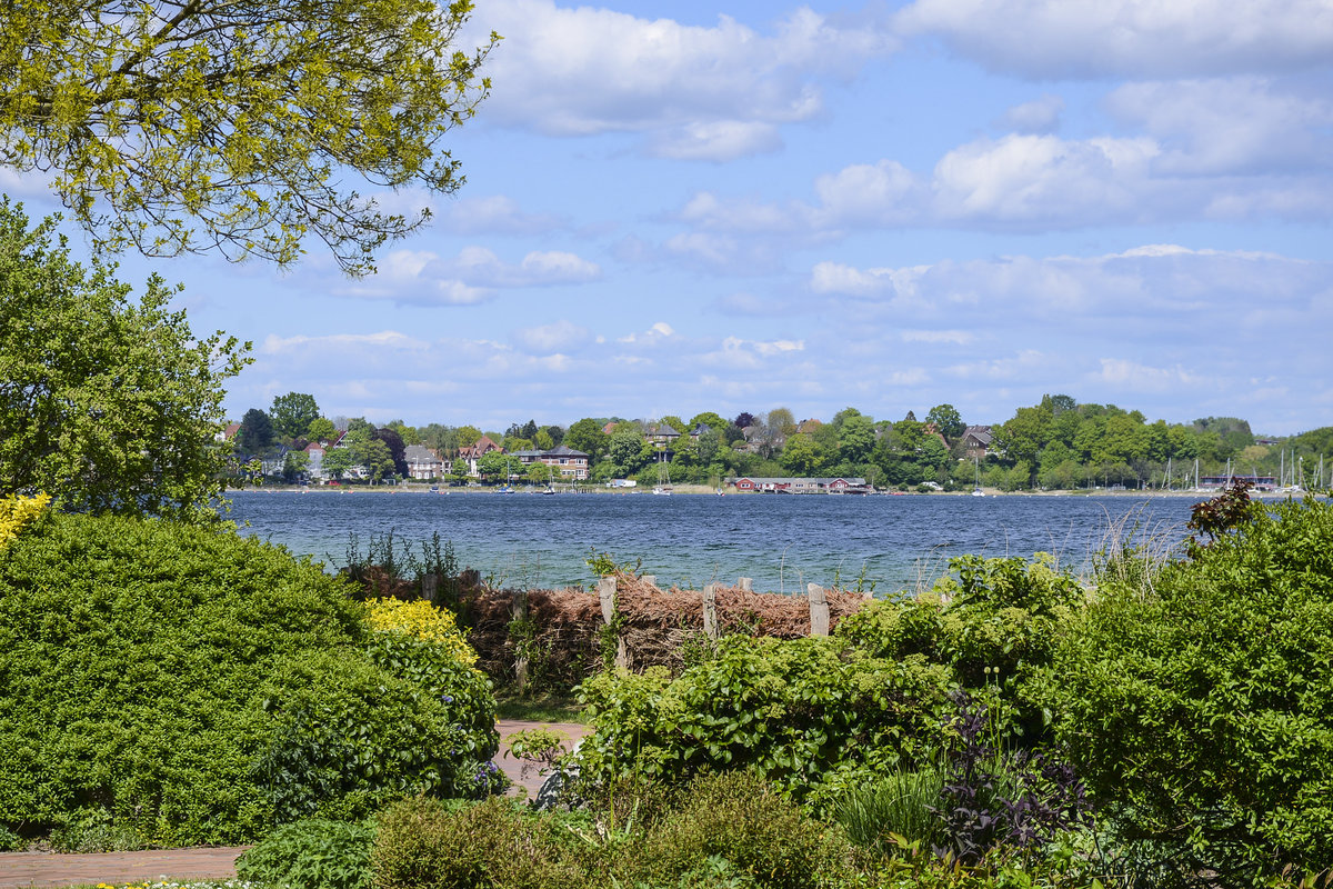 Im Kurpark am Südstrand von Eckernförde. Aufnahme: 11. Mai 2020.