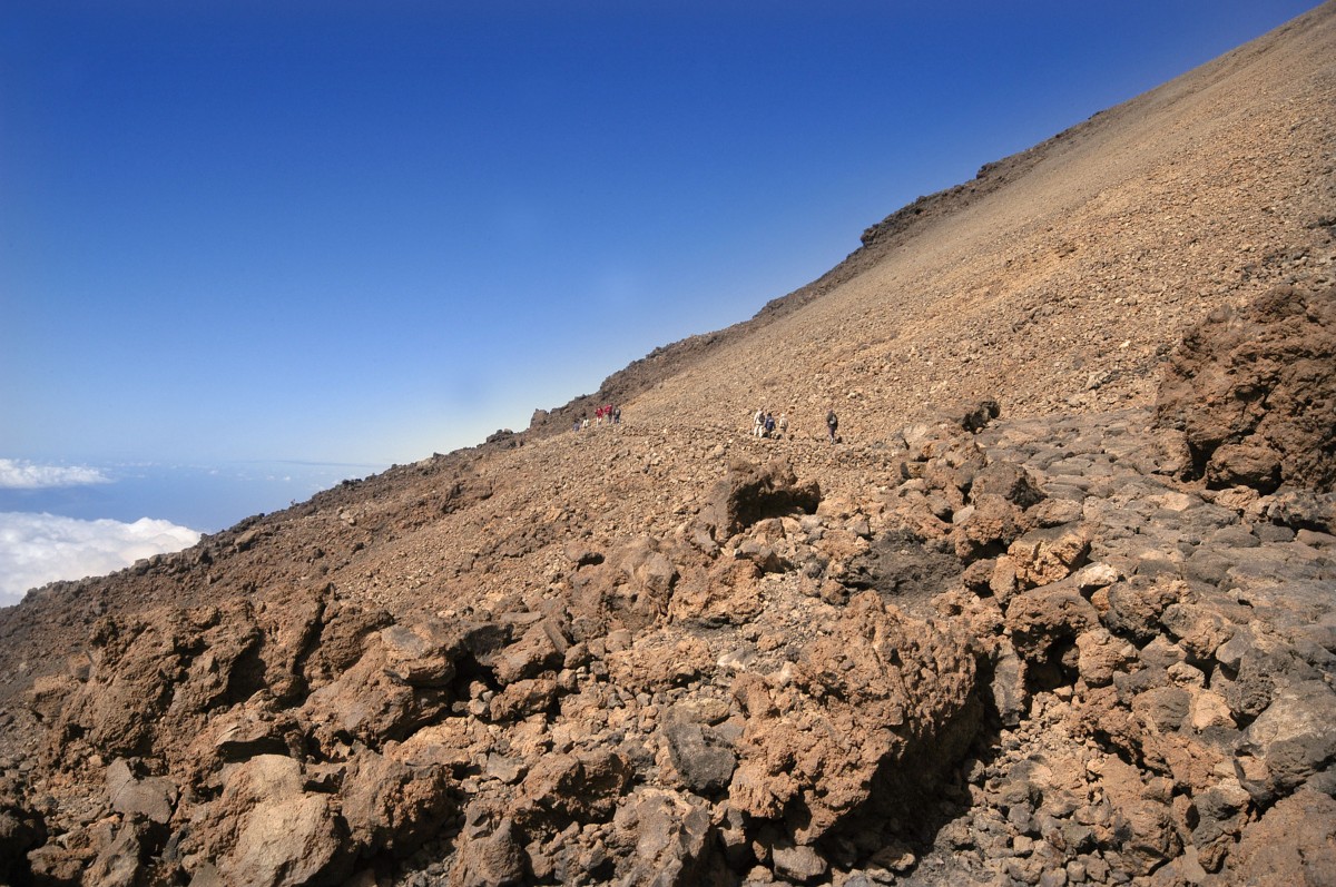 Im Monument Natural del Teide. Die Route zum Aussichtspunkt auf den ersten Vulkan Pico Viejo. Aufnahme: Oktober 2008.