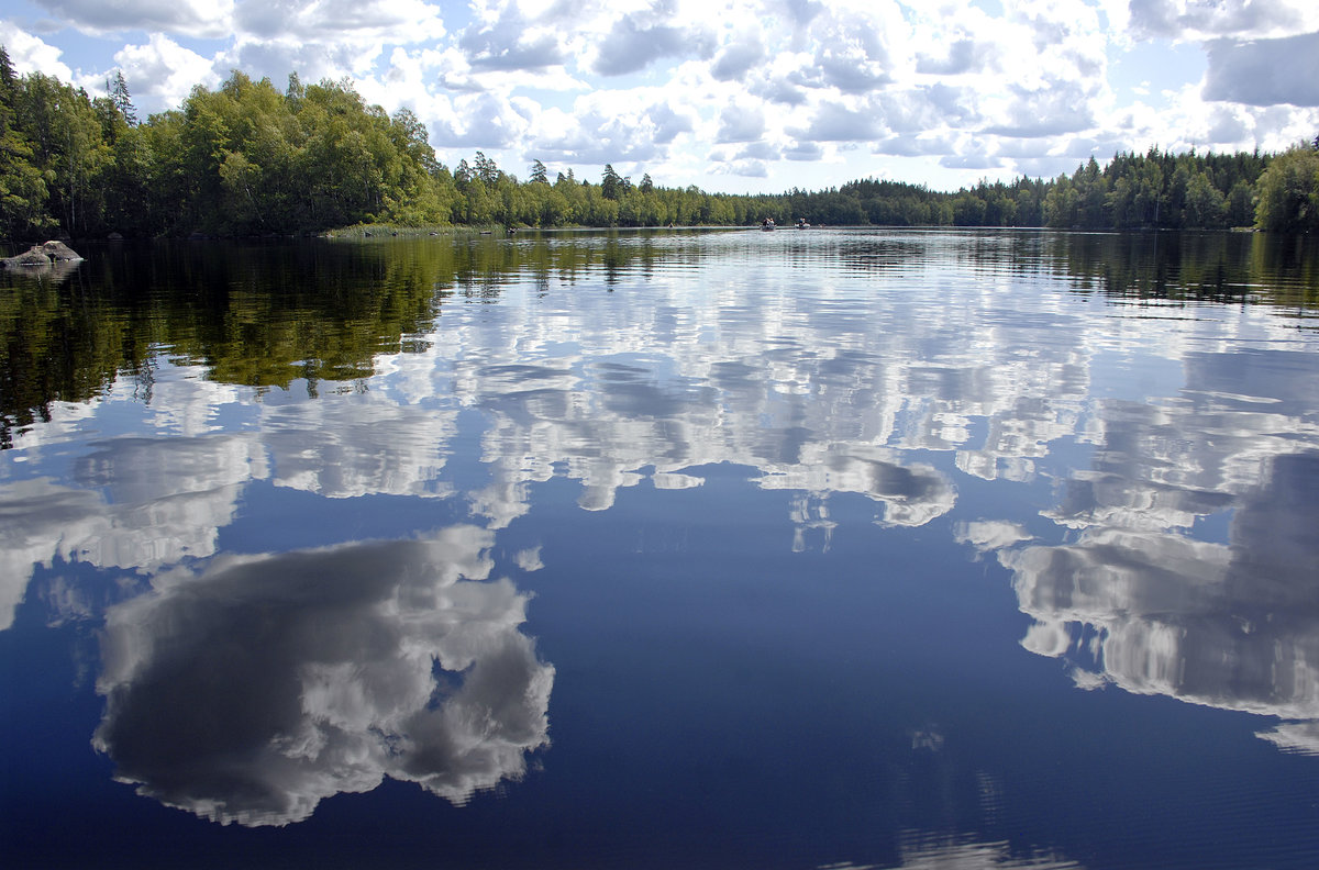 Im südlichen teil vom Ödevatten im schwedischen SMåland. Das Foto ist während einer Kayakfahrt aufgenommen. Aufnahme: 19. Juli 2017.